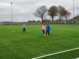 Training Schoolvoetbal Meisjesteam OBS Duiveland Nieuwerkerk (vrijdag 7 april 2023) (10/32)